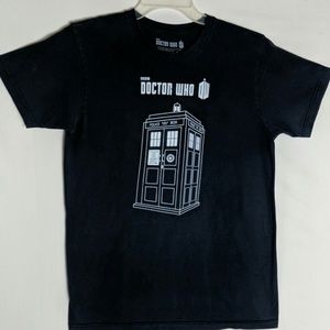 Dr Who police box graphic tee